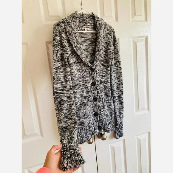 Billabong knit black, gray, white cardigan size small - Picture 3 of 6
